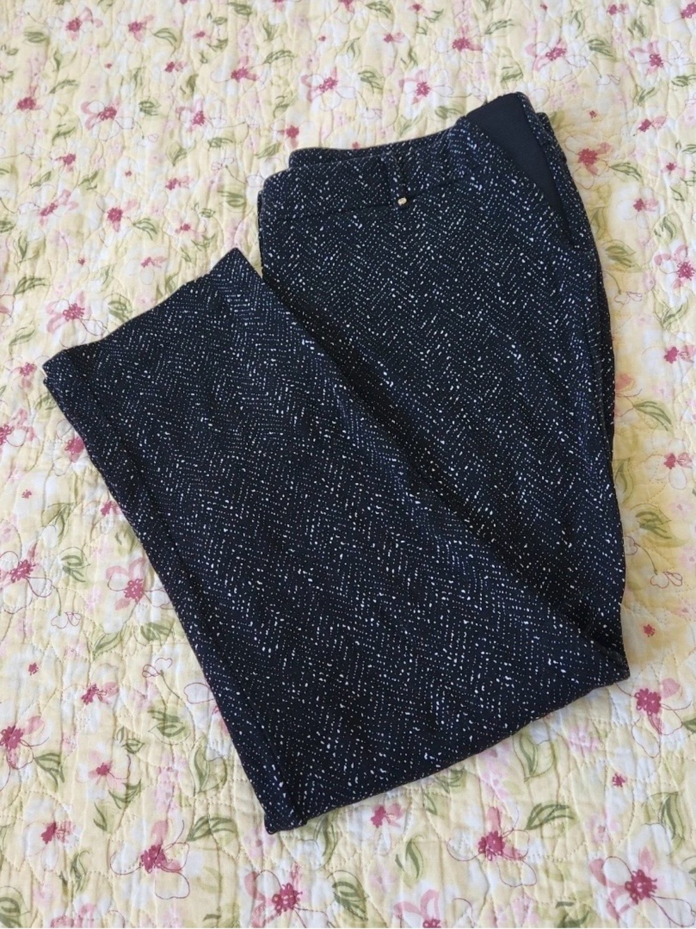 Anne Klein Textured Ankle Pants Black
White Geometric Knit Trousers Size 12